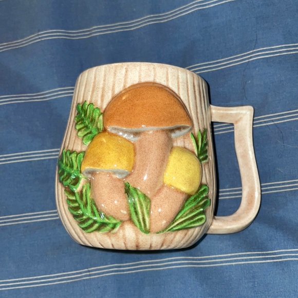 Other - Vintage mushroom mug